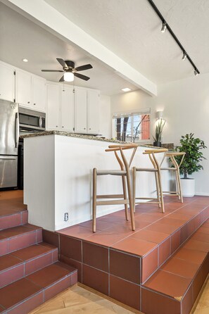 Fridge, microwave, oven, stovetop - Hollywood Hills  2BR/2BA w/ Scenic Views + W&D (Los Angeles)