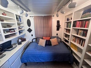3 quartos, ferros/tábuas de passar roupa, Wi-Fi, roupa de cama