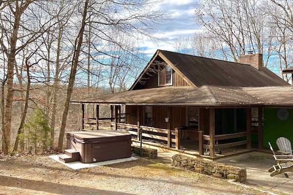 The private cabin is on the west side of the structure. Best sunsets!