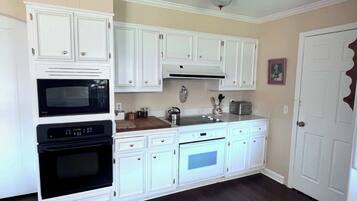 Réfrigérateur, cafetiÚre/bouilloire