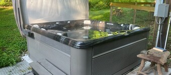 Lakeside 2 bedroom suite in Nature Retreat LL23