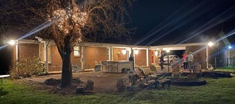 Southern Hospitality Ranch - Hot tub cabin