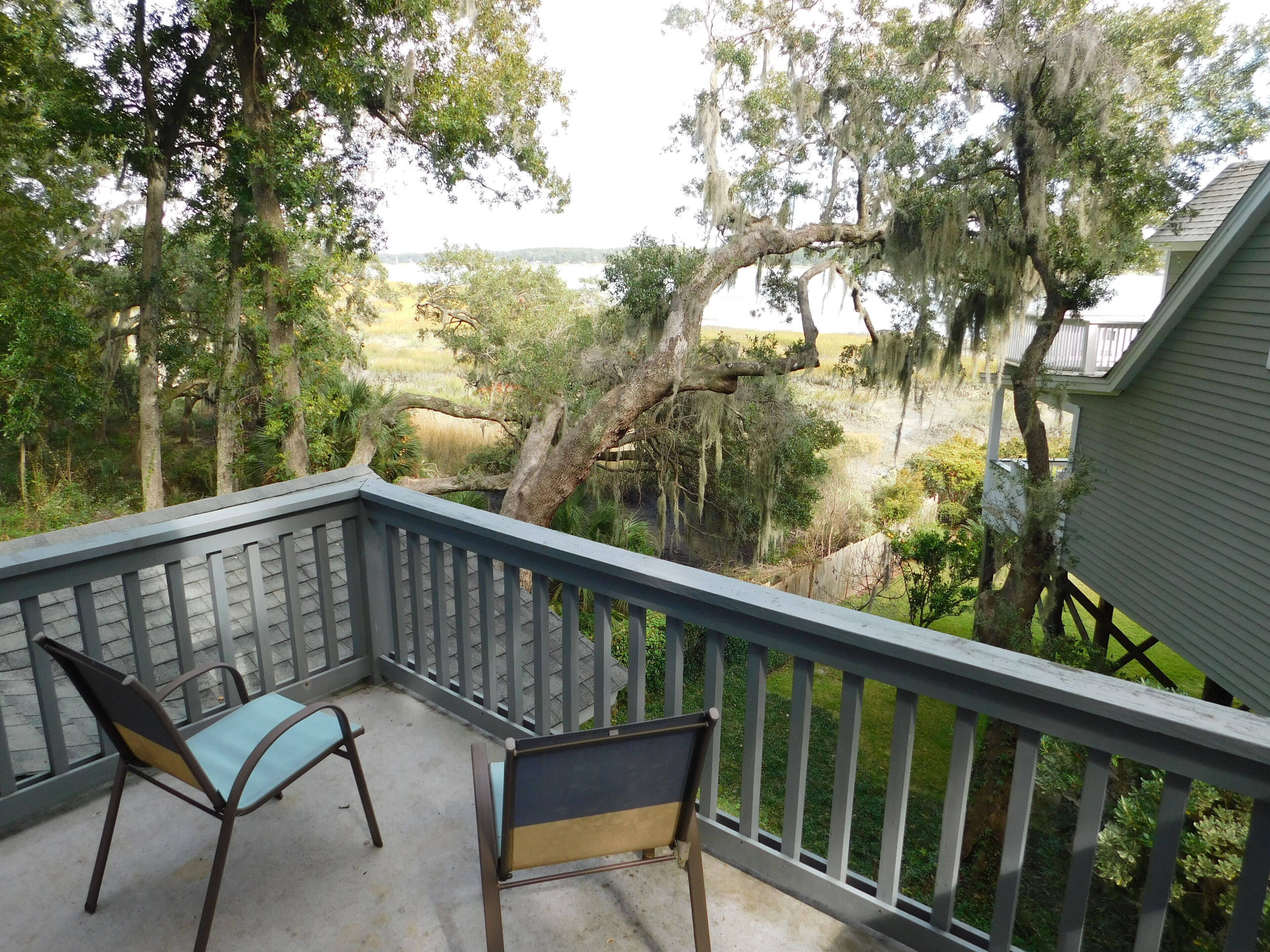 Waterfront Living - Just 3 Miles From Parris Island! 3 BR/2 Bathrooms, Sleeps 6