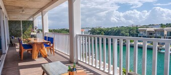 Relaxing Waterfront Getaway in Puerto Aventuras