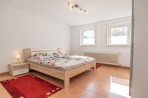 1 quarto, Wi-Fi de cortesia, roupa de cama