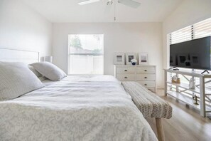 3 bedrooms, desk, iron/ironing board, WiFi - Family Fun, Pools, Location, Private Putting Green (The Villages)
