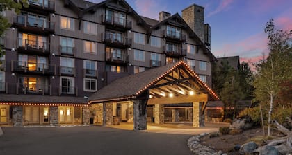 Lodge Magical River Views, Pool, Hottub, Fireplace, 5th Flr, Kitchen