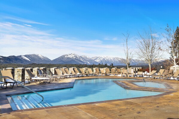 Piscine extérieure, piscine chauffée