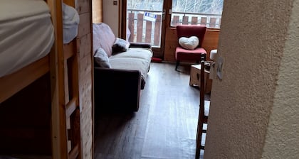 Chatel Grand Studio Cosy Très Bien Équipé, à 2mns du Centre et des Commerces