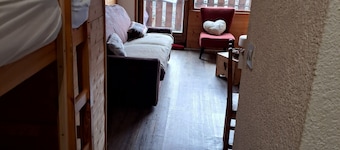 Chatel Grand Studio Cosy Très Bien Équipé, à 2mns du Centre et des Commerces