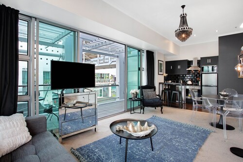 Viaduct Pure Luxury | Free Wi-Fi | Netflix