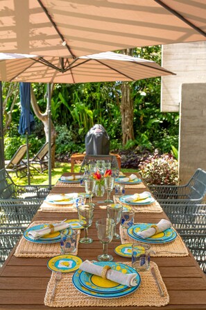 Outdoor dining