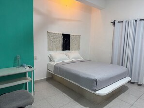 ห้องคลาสสิกดับเบิล, เตียงควีนไซส์ 1 เตียง, ห้องน้ำส่วนตัว | Wi-Fi ฟรี