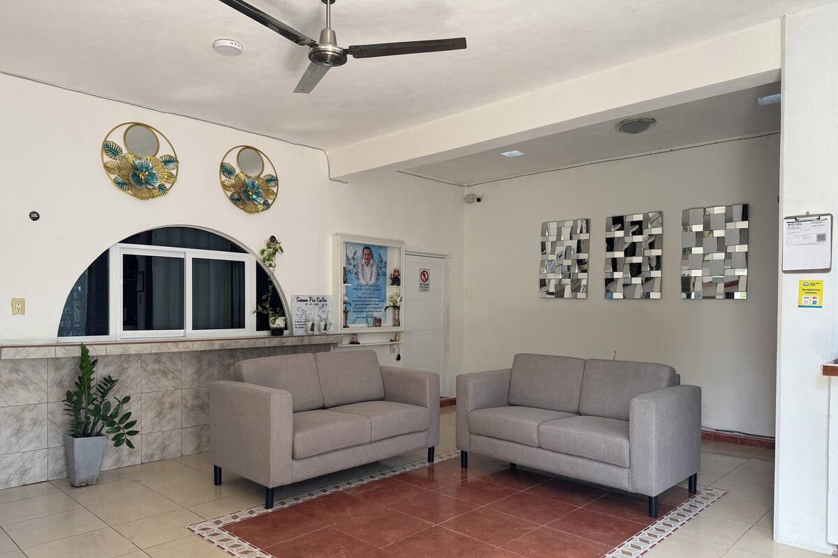 Classic dubbelrum - 1 queensize-säng - privat badrum | Lobby