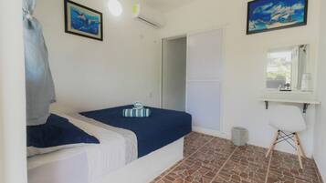 Chambre Double, vue cour intérieure | Wi-Fi gratuit