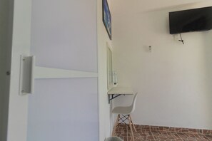 Dobbeltrom – basic, bakgårdsutsikt | Wi-fi (inkludert)