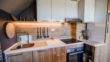 Kühlschrank, Ofen, Herdplatte, Geschirrspüler