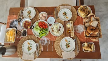 Petit déjeuner préparé à la commande compris tous les jours