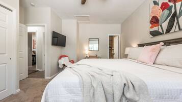 3 bedrooms, desk, iron/ironing board, travel cot