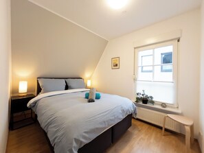 2 chambres, fer et planche à repasser, Wi-Fi, draps fournis