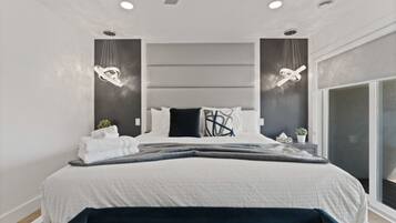 3 bedrooms, desk, iron/ironing board, free WiFi