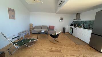 Télévision à écran plat