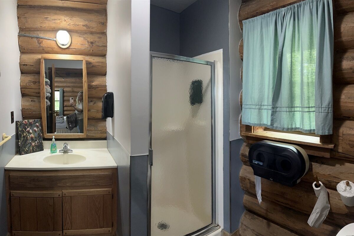 Shower, towels