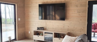 Newly Built Cedarpoint Cottage -Cozy and Relaxing on Jessie Lake -Pet Friendly