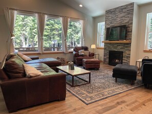 Smart TV, fireplace, video games - Snoqualmie cabin and sanua - 5 mins to skiing (Snoqualmie Pass)