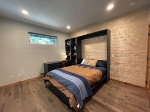 4 bedrooms, travel crib, WiFi, bed sheets - Snoqualmie cabin and sanua - 5 mins to skiing (Snoqualmie Pass)