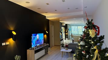 55-tommers LED-tv med digitale kanaler, Netflix, streamingtjenester
