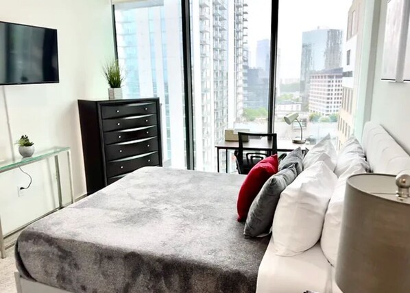 Interior - Ruby Getaway | Highrise | Pool | Workout | Modern Comfort (Atlanta)