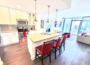 Fridge, microwave, oven, stovetop - Ruby Getaway | Highrise | Pool | Workout | Modern Comfort (Atlanta)