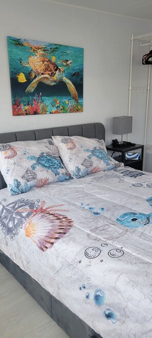 3 bedrooms, WiFi, bed sheets - Beautiful Three Bedroom, 2 bath located home located minutes from the beach. (Fort Myers)