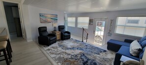 Interior - Beautiful Three Bedroom, 2 bath located home located minutes from the beach. (Fort Myers)