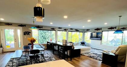 Unobstructed WATERFRONT views, downtown, trails!