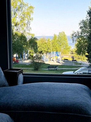 2 bedrooms, desk, iron/ironing board, free WiFi - Unobstructed WATERFRONT views, downtown, trails! (Anchorage)