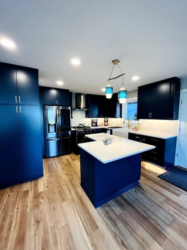 Unobstructed WATERFRONT views, downtown, trails!