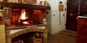 Interior - Casa del glicine (Cesi)