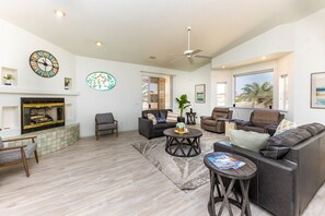 智能電視、壁爐