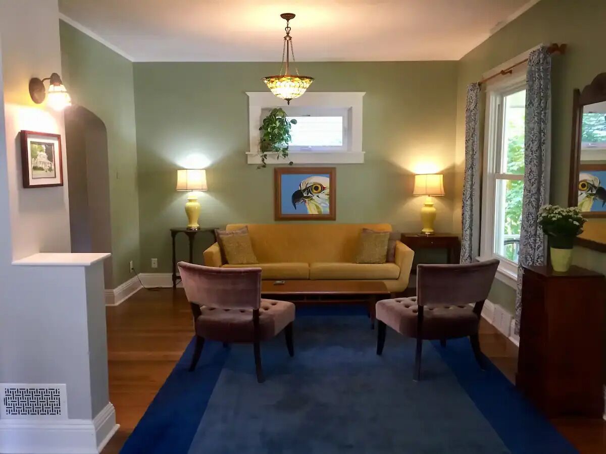 Lovely 4BR Home Near Downtown