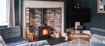 3 bedroom accommodation in Catton