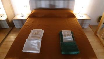 1 chambre, fer et planche à repasser, Wi-Fi gratuit, draps fournis