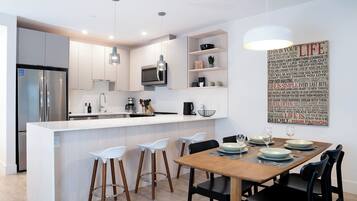 Condo | Dapur peribadi | Peti sejuk, ketuhar gelombang mikro, ketuhar, dapur