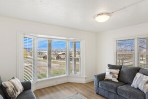 Smart TV - The Hideaway | 3 RV Hookups | Sleeps 17+ (Garden City)