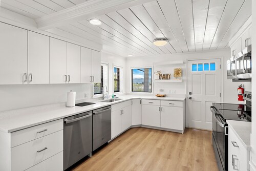 The Hideaway | 3 RV Hookups | Sleeps 17+