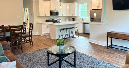 Getaway in the Woods - 2-Bed/1 Bath Apartment Near Texas A&M