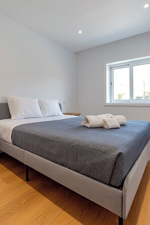 2 bedrooms, desk, iron/ironing board, free WiFi