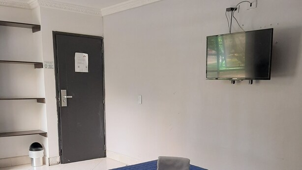 Room - Urban Estadio (Cali)