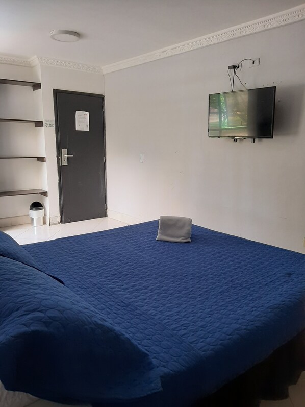 Deluxe Single Room | Free WiFi - Urban Estadio (Cali)
